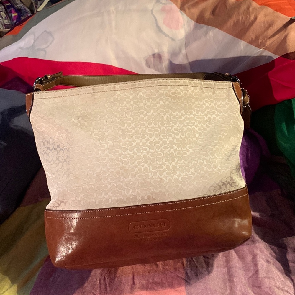 Great canvas and leather Coach shoulder bag